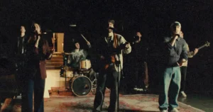 Factor de Cambio explora la espera con fe en su nuevo sencillo "Nunca llegas tarde"