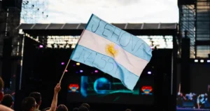 Franklin Graham reúne miles en Buenos Aires: Jóvenes responden al mensaje de esperanza