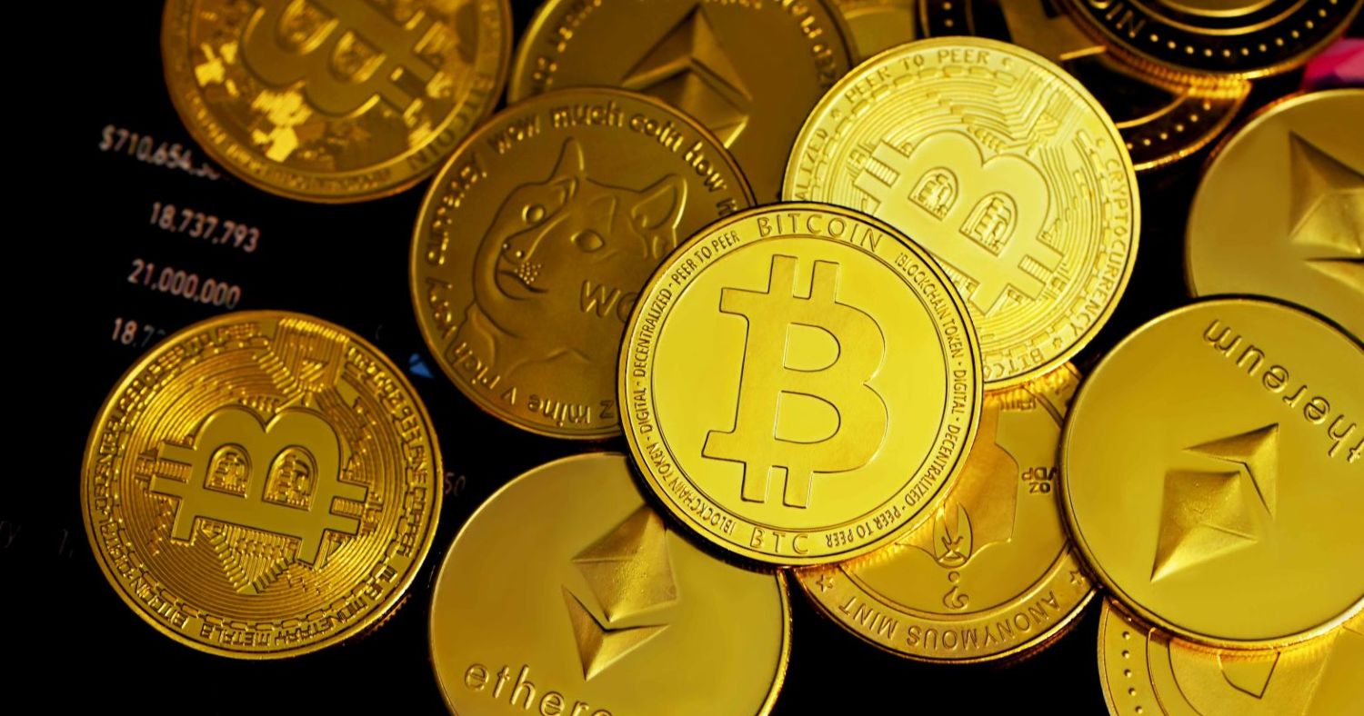 Altcoins Poised for a Big Move: What Chinese Analysts Expect for July 2025