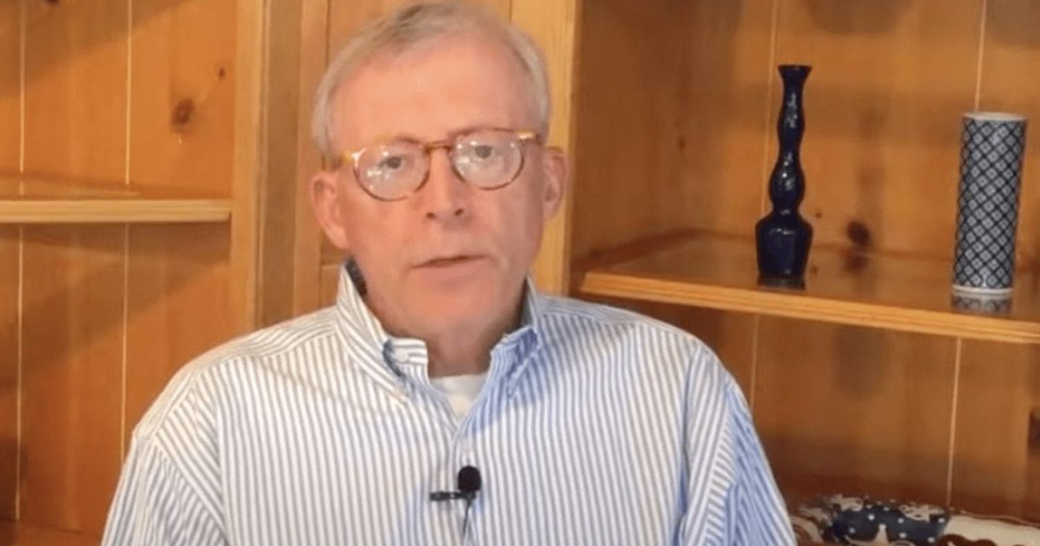 Veteran Trader Peter Brandt Flags Bullish Pattern for XRP, Signaling Potential Breakout