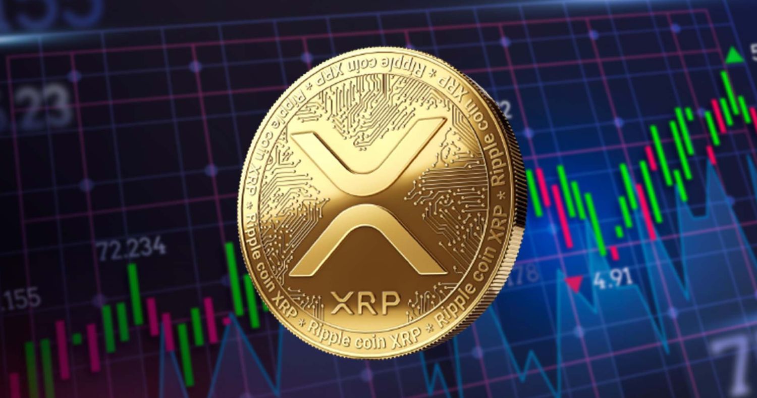 XRP at a Crossroads: Analyst Eyes Crucial 16-Hour Window for Decisive Move