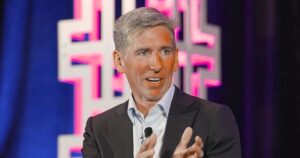 Bitwise CIO Foresees $200,000 Bitcoin by 2025, Citing Unprecedented Institutional Demand