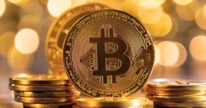 Crypto Market Dynamics: Bitcoin Ascent to $120.000 Ignites a Trillion-Dollar Altcoin Rally
