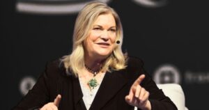 Senator Lummis Hails Bitcoin as the Future of Financial Freedom