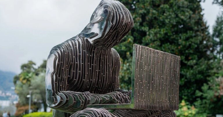 Lugano Crypto Commitment Solidified: Anonymous Satoshi Nakamoto Statue Rescued
