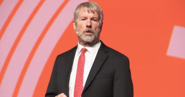 Strategy Bitcoin Gambit: Why Saylor Policy U-Turn Has Wall Street Bullish Amid Market Backlash