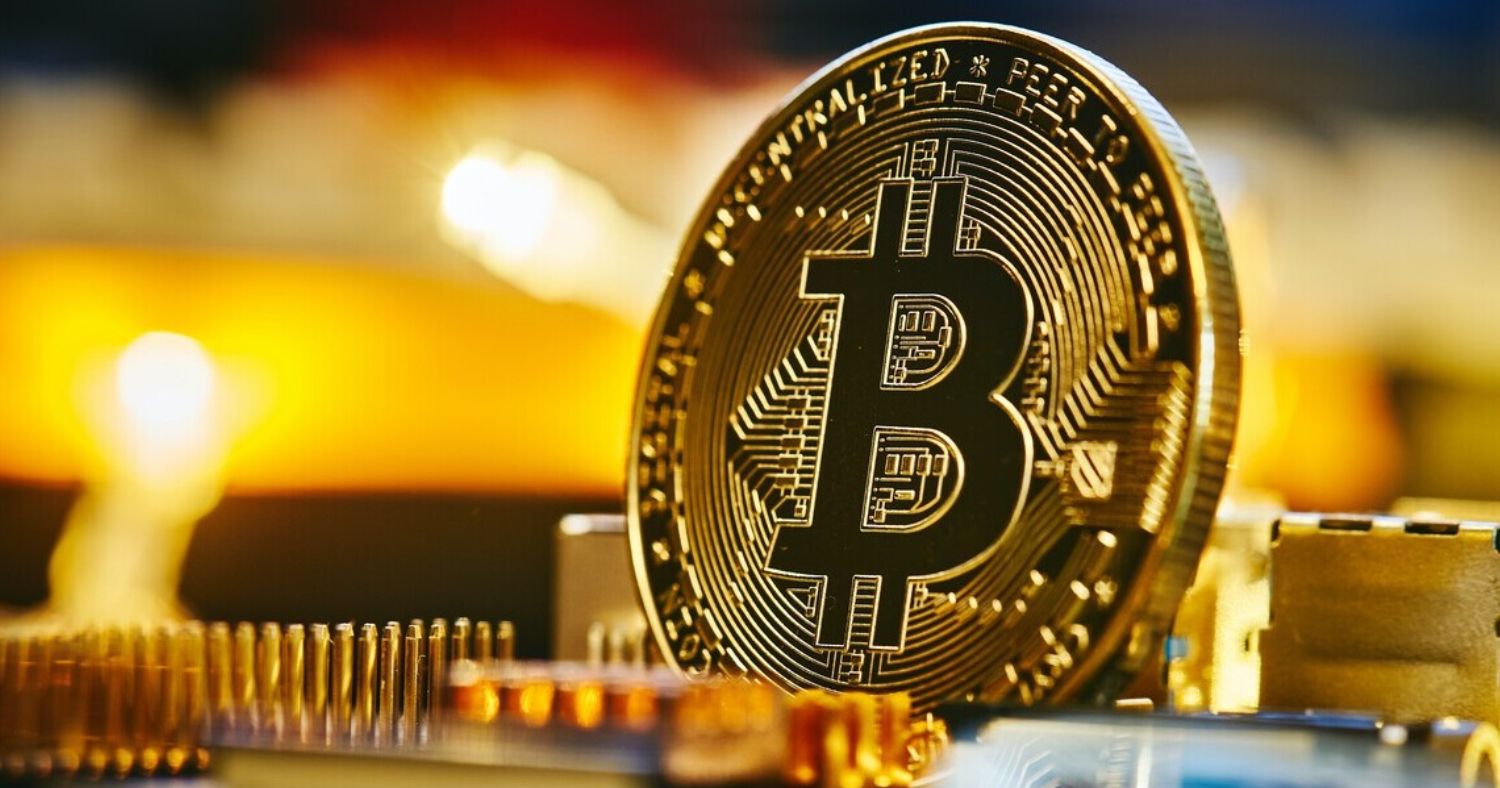 Bitcoin Resilience Tested as Retail Fear Creates Contrarian Opportunity