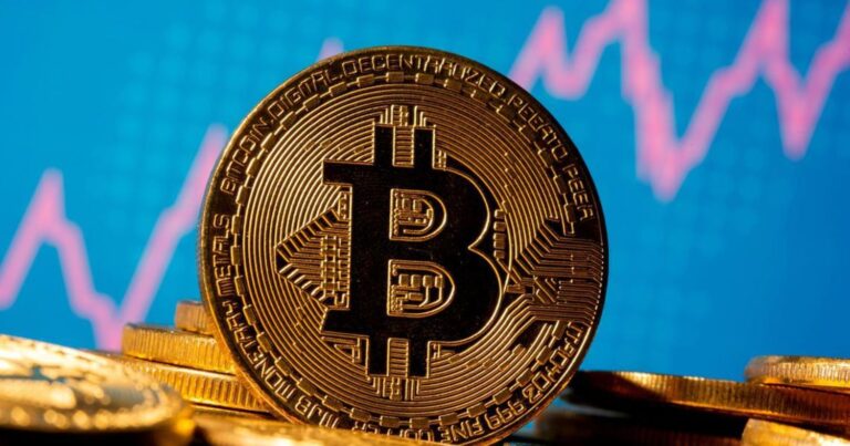Bitcoin Volume Paradox: How Extreme Spikes Are Signaling Major Market Shifts