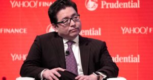 Bitcoin Faces the Test: Tom Lee 50% Drop Warning for Crypto Investors