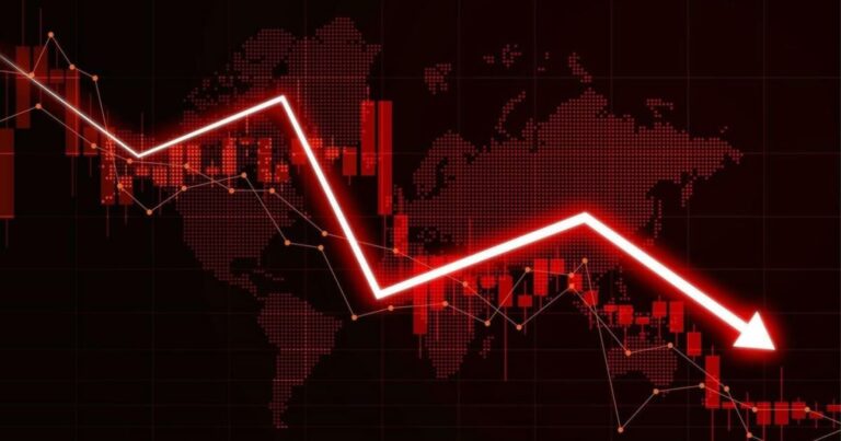 Crypto Market Faces Crosswinds: Record Leverage and Tight Liquidity Trigger Volatility