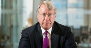 Famous Short Seller Strategic Play: Chanos Calls Out Saylor Over Missed Bitcoin Dip