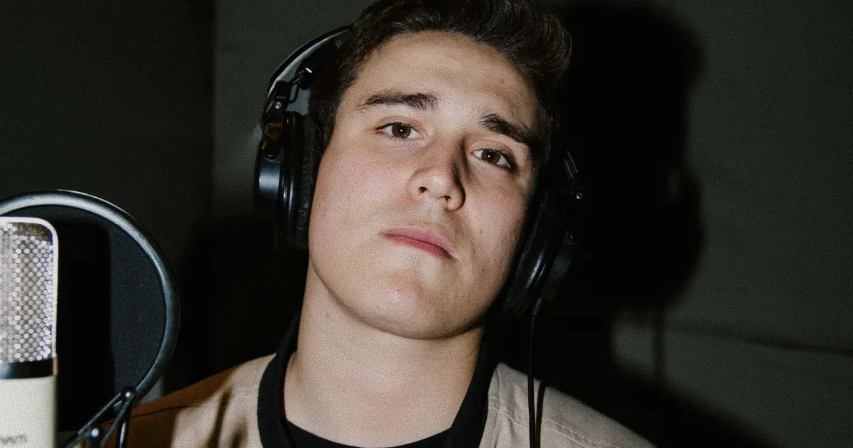 Miqueas Ferrando presenta “Santo por siempre”: Un himno fresco para la nueva generación